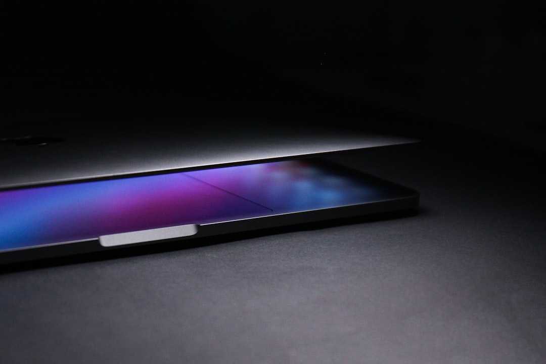 Il Gigante di Cupertino Svela i Primi Sussurri dal Fold: Il Futuro Pieghevole è Già in Fabbrica