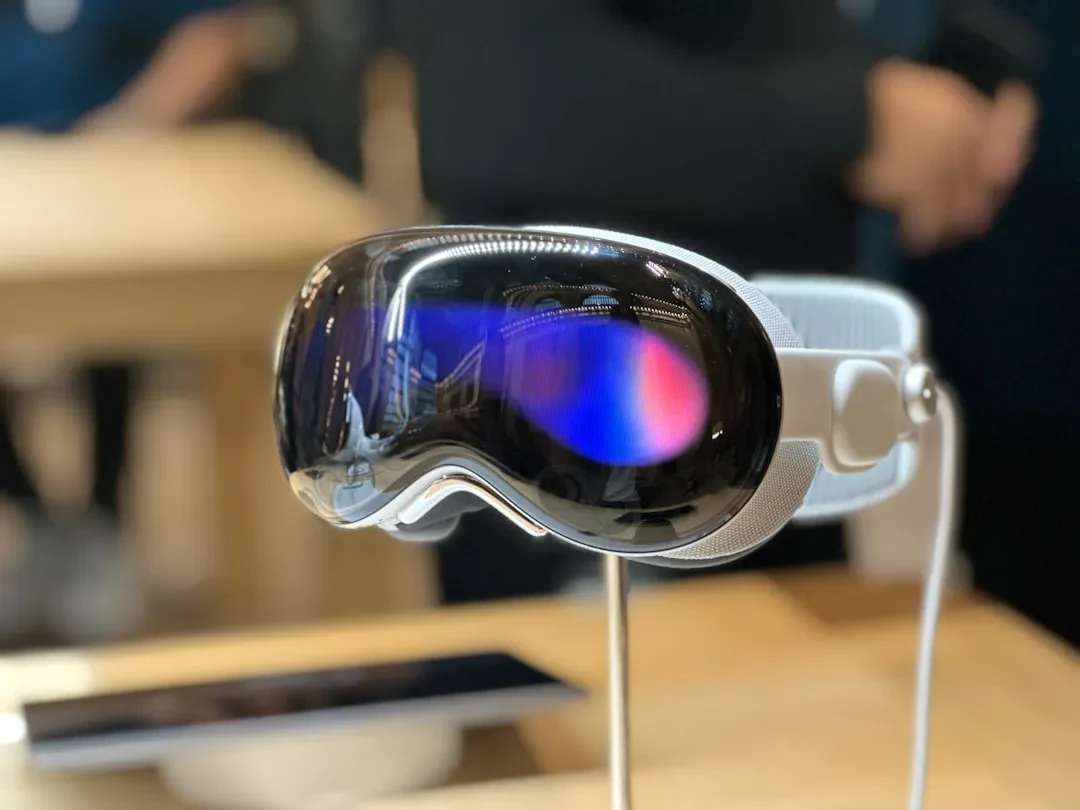 Apple Smart Glasses with AI Revolutionize Digital Interaction Siri Integration and Gesture Controls