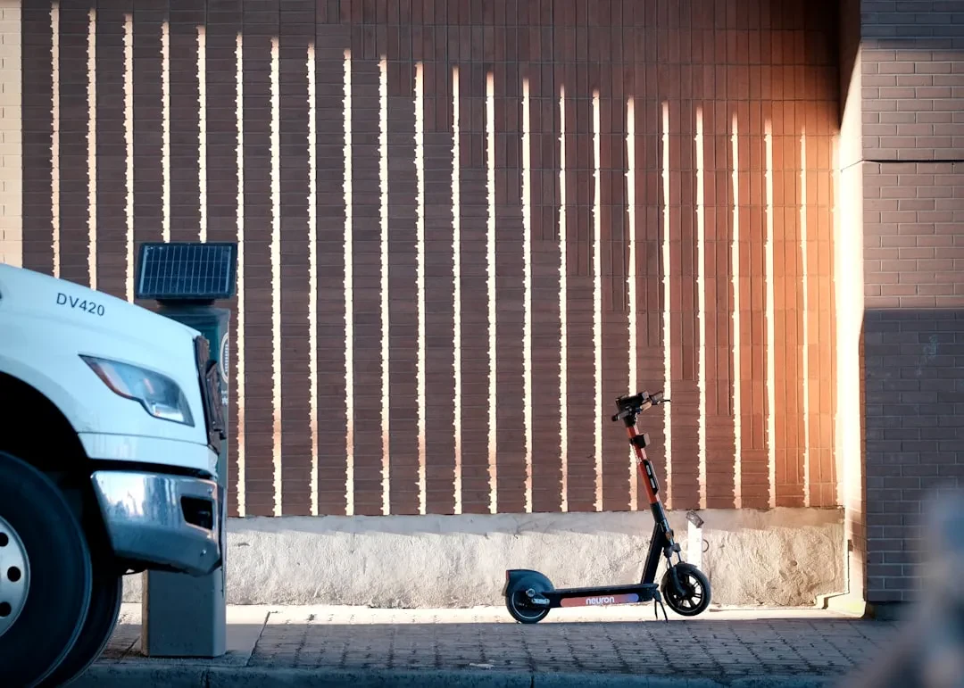Micromobilità in Bilico tra Lime IPO e l'Addio di Porsche alle E-Bike