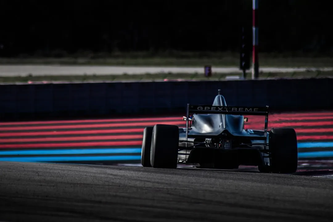 Netflix Pubblicità Record e Apple F1 in Stallo in Europa – La Sfida dello Streaming