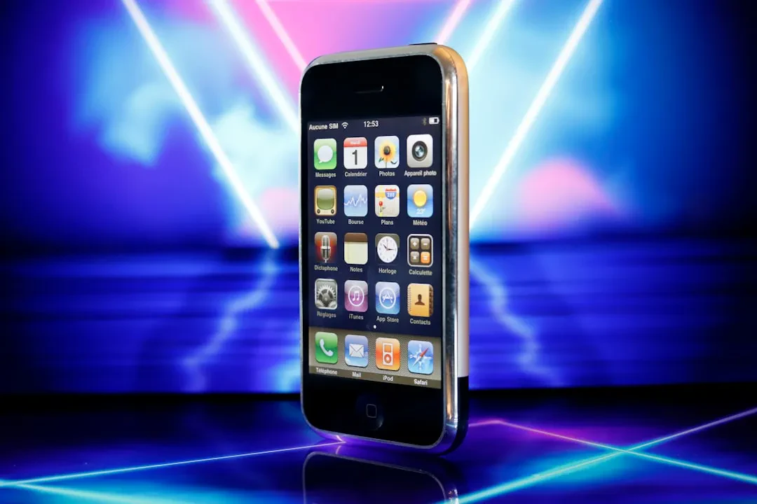 iOS 27 Svela la Nuova Era di Siri: App Dedicata, AI Locale e la Sfida a ChatGPT