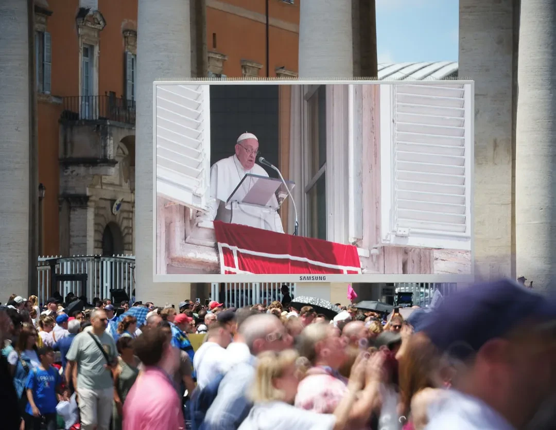 Pope, Amazon, and the Fake Quote Author – Three Stories of a Non-Neutral Technology