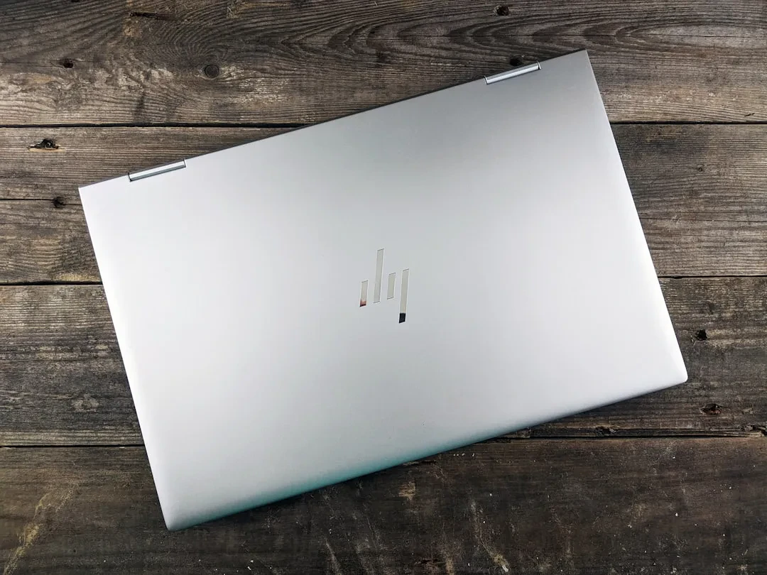 HP Omnibook 3 e ASUS ROG Zephyrus Duo: la nuova frontiera dei laptop tra budget e potenza