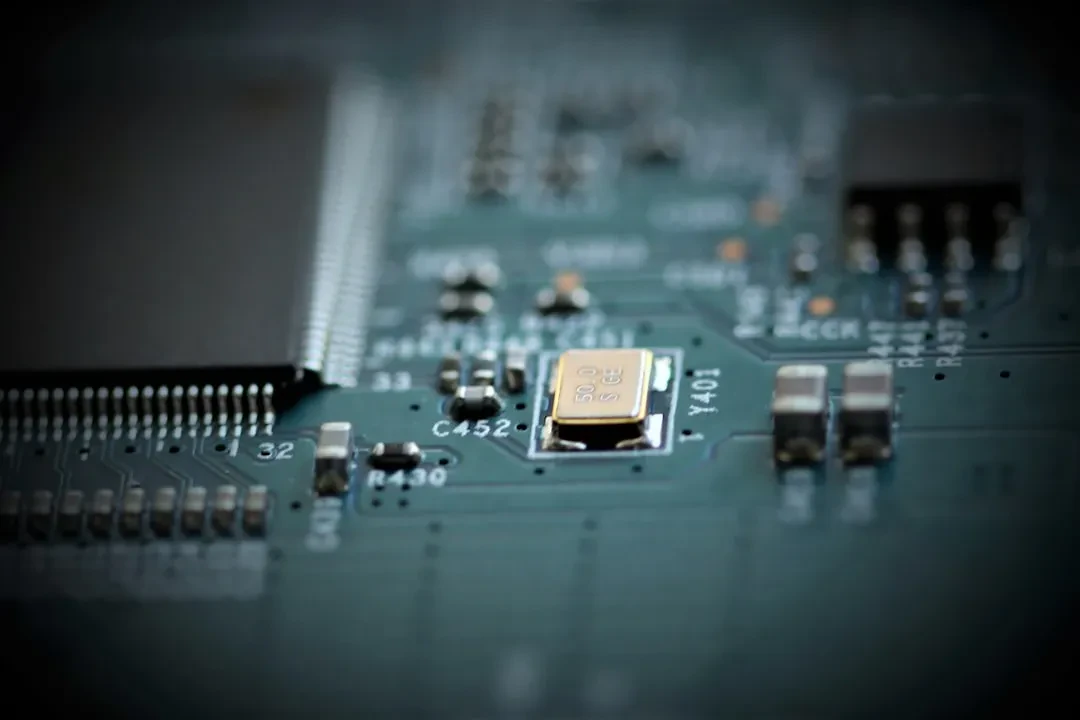 Il chip neurale cinese è realtà. L'Europa rischia il sorpasso anche nel cervello?