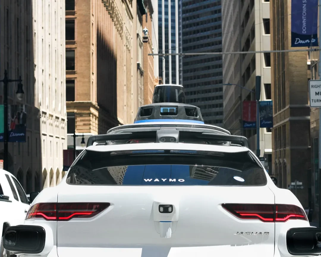 Thief Uses Waymo Robotaxi to Steal Yoga Clothes: Police Still Searching
