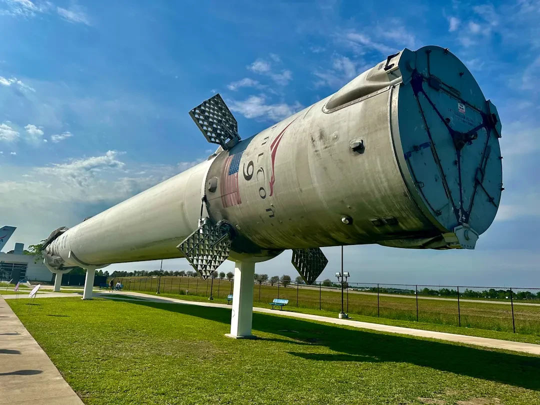 ISS Air Leak Forces Astronauts to Shelter in SpaceX Dragon Capsule