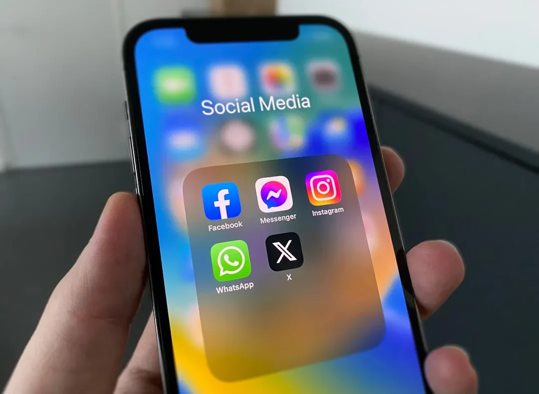 Oltre Instagram il nuovo ecosistema di app social e la strategia di Madonna su Grindr