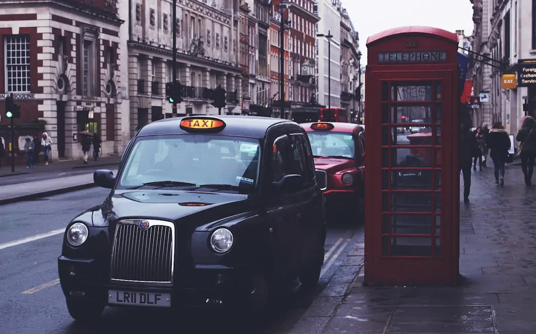 Uber, Wayve e Waymo: la battaglia dei robotaxi si sposta a Londra