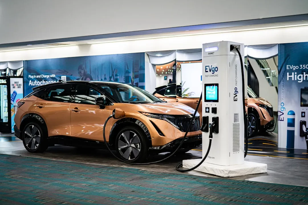 Rivian e il futuro dei SUV elettrici: l'intervista al CEO RJ Scaringe tra Cybertruck, Ferrari Luce e le scommesse sulla R2
