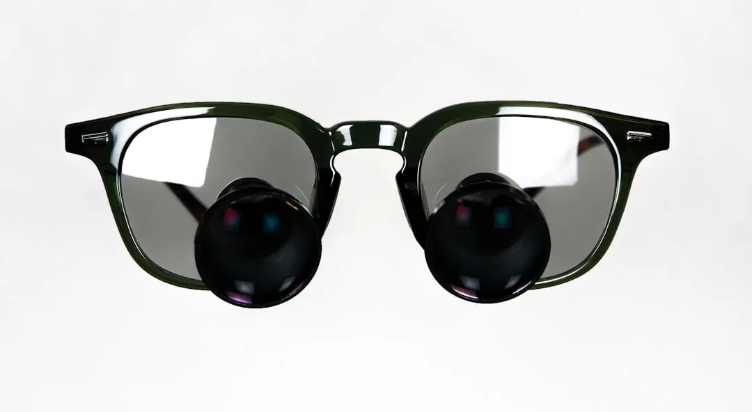 Snap presenta gli occhiali AR Specs ma il prezzo elevato affonda il titolo in Borsa