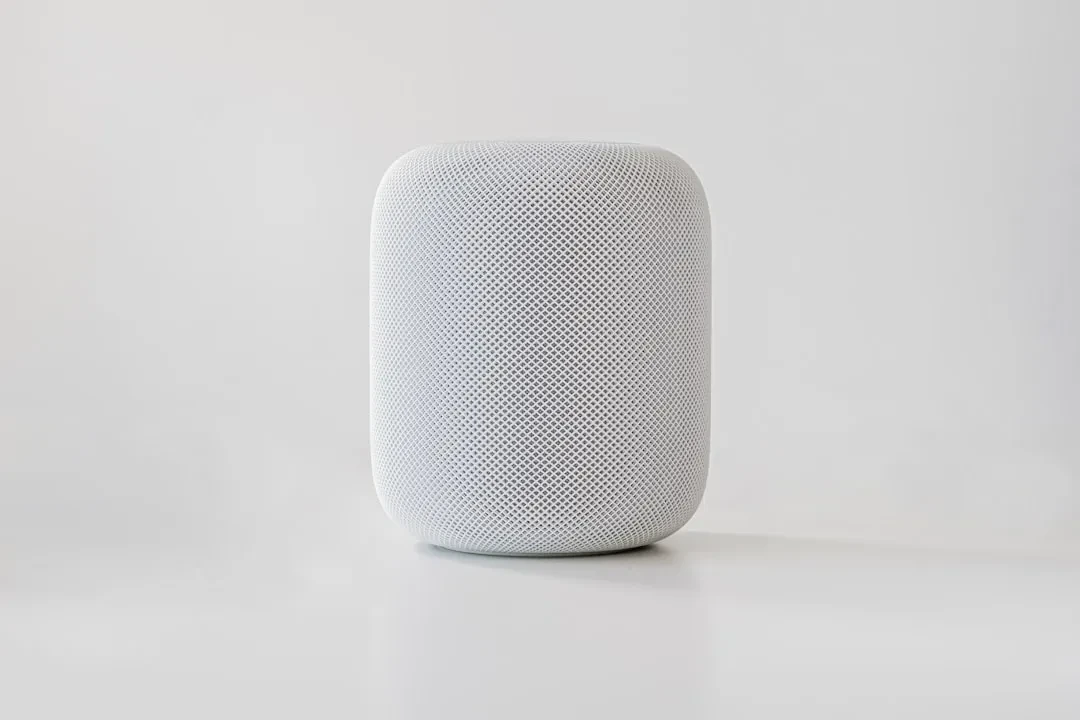 Siri AI Makes Conversation? Fine. But Who Owns Your Data?