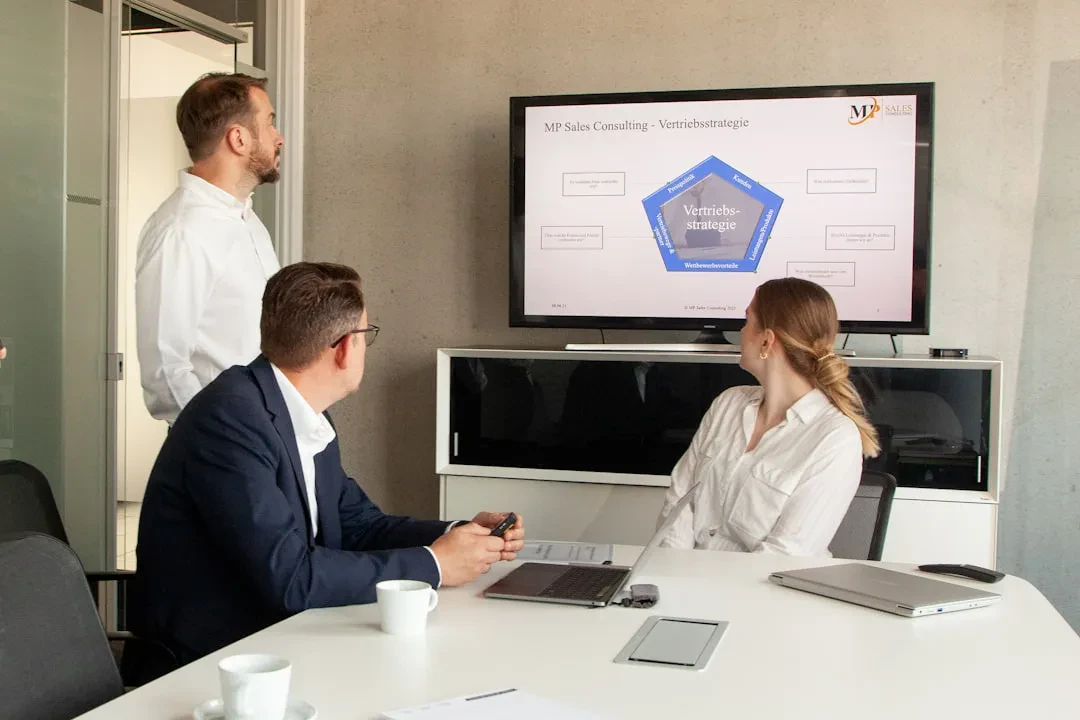 CRM for SMEs – Salesforce, HubSpot & Italian Alternatives: How to Choose Without Waste