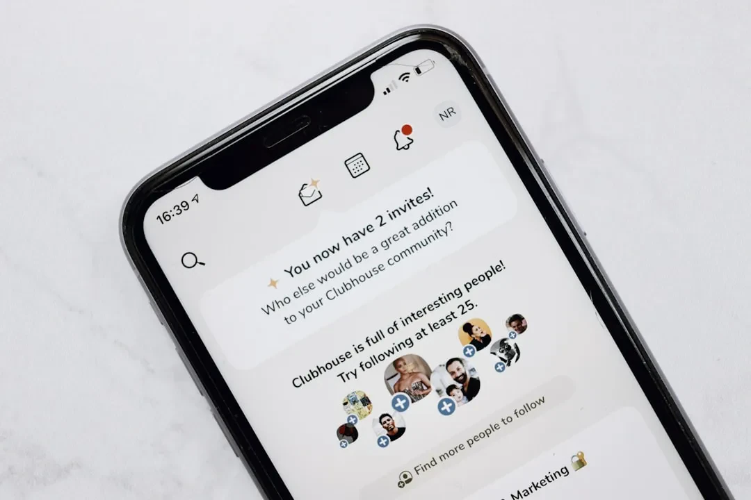 ChatGPT and Claude for Customer Support — Low-Cost Chatbots That Actually Work