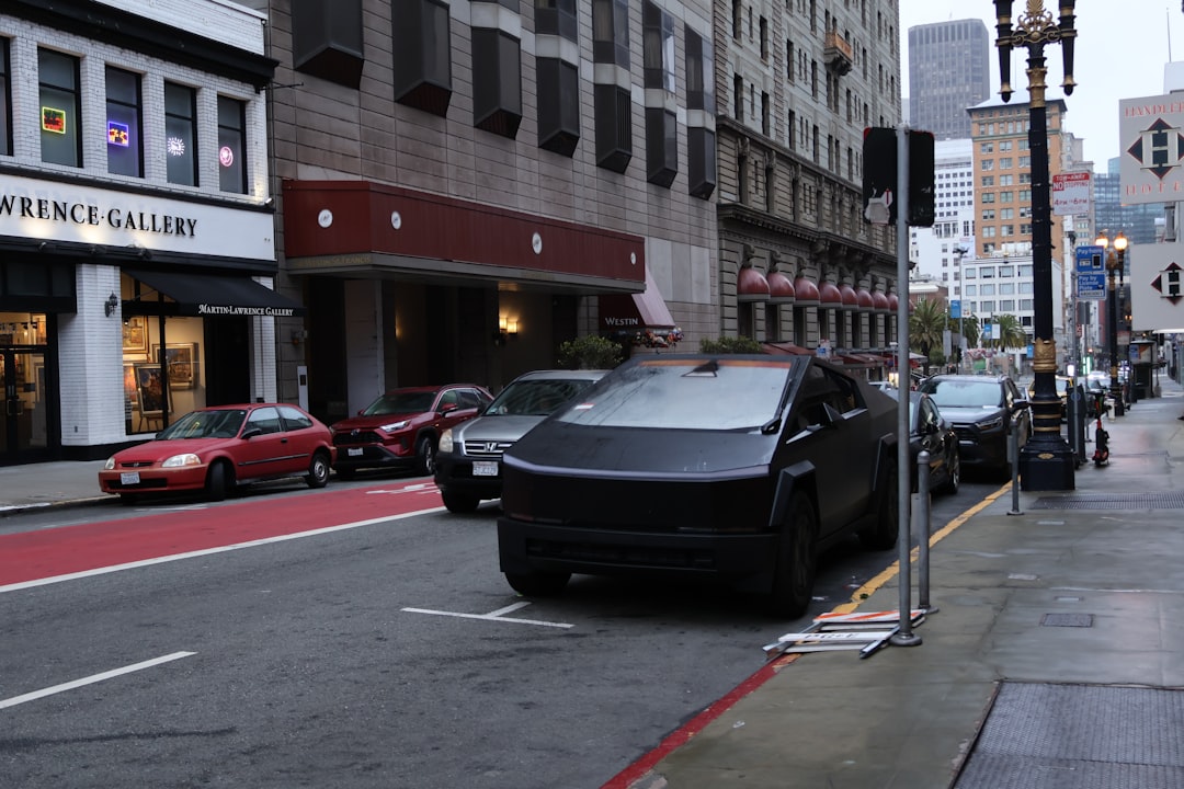 NTSB apre indagine sull'incidente mortale in Texas con una Tesla che ha ucciso una pensionata