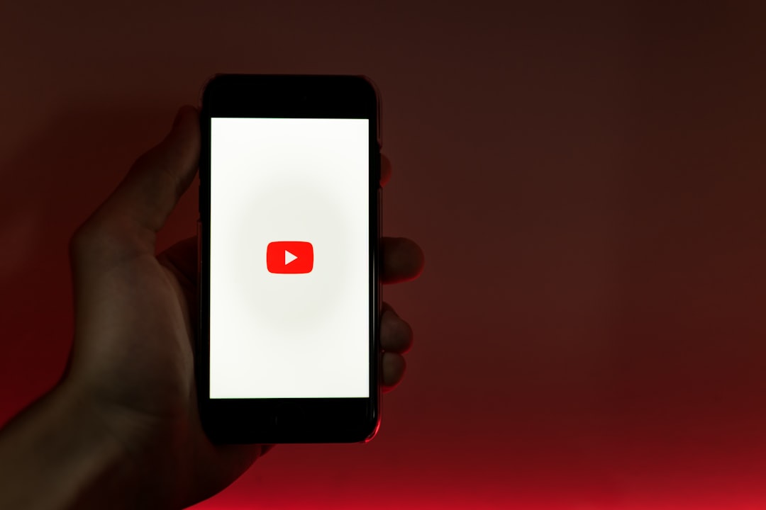 YouTube Shorts — Strategia Contenuti per Crescita Veloce del Canale (senza trucchi)