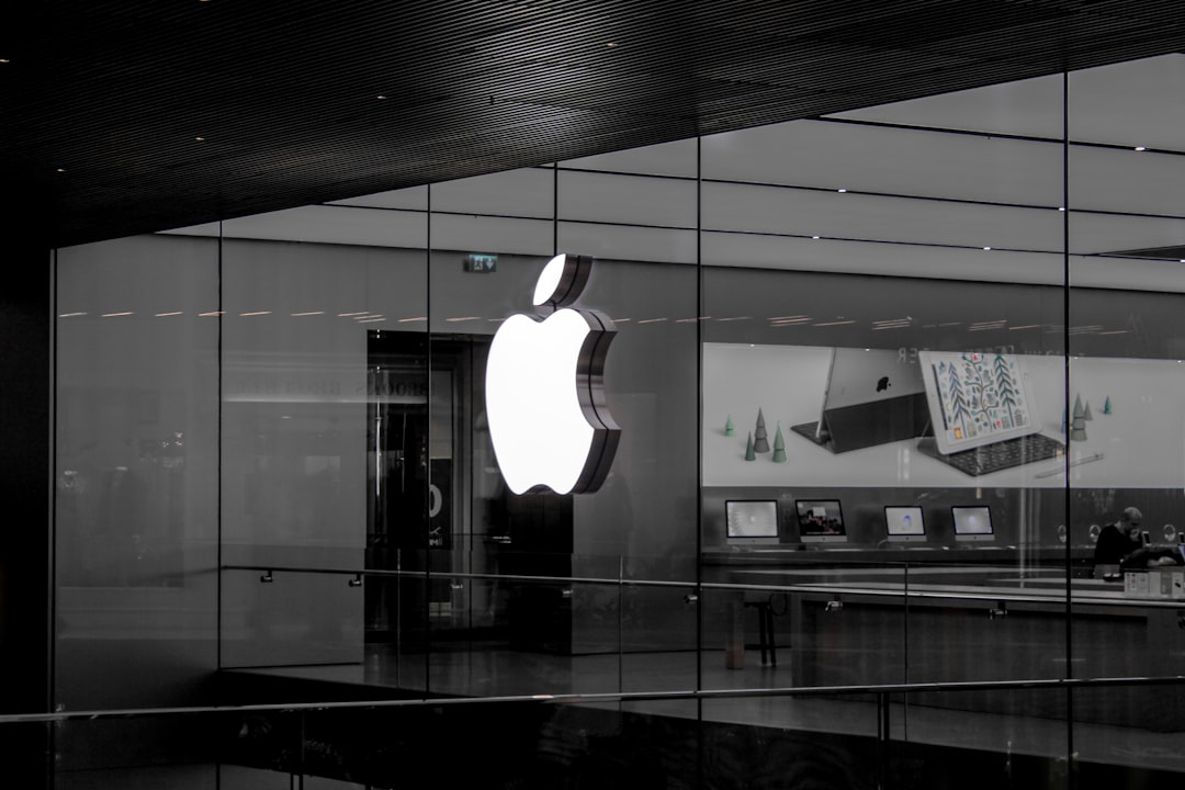 Apple aumenta i prezzi di HomePod, iPad, Mac e Vision Pro fino a 1300 dollari
