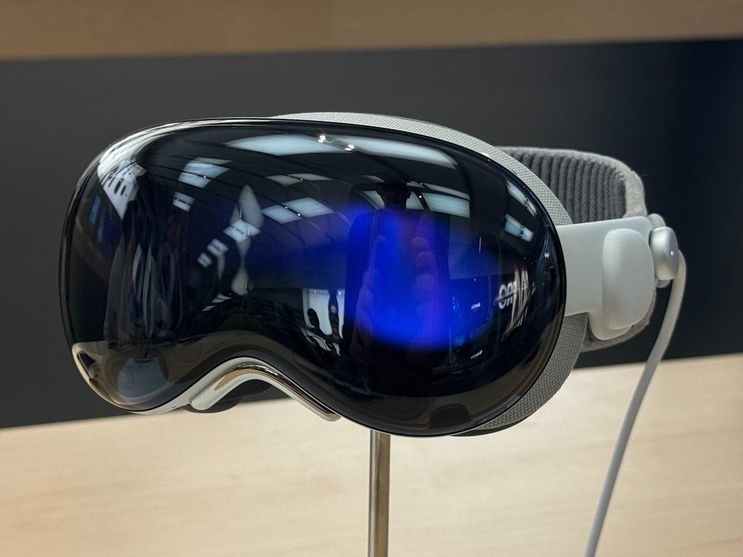 Paul Meade Leaves Apple for OpenAI After 16 Years: He Led AI Smart Glasses Development