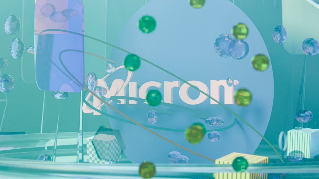 Micron supera brevemente Tesla e Meta in Borsa grazie alla domanda AI per le memorie