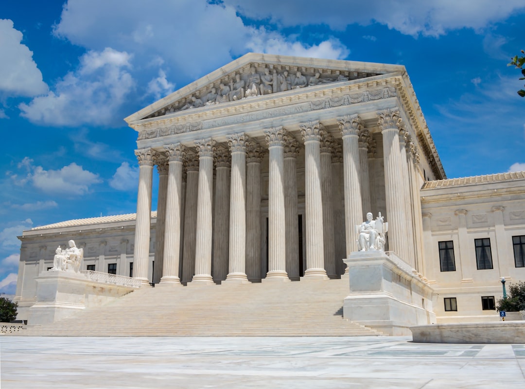 La Corte Suprema USA impone il mandato di perquisizione per i geofence warrant: vittoria per la privacy digitale