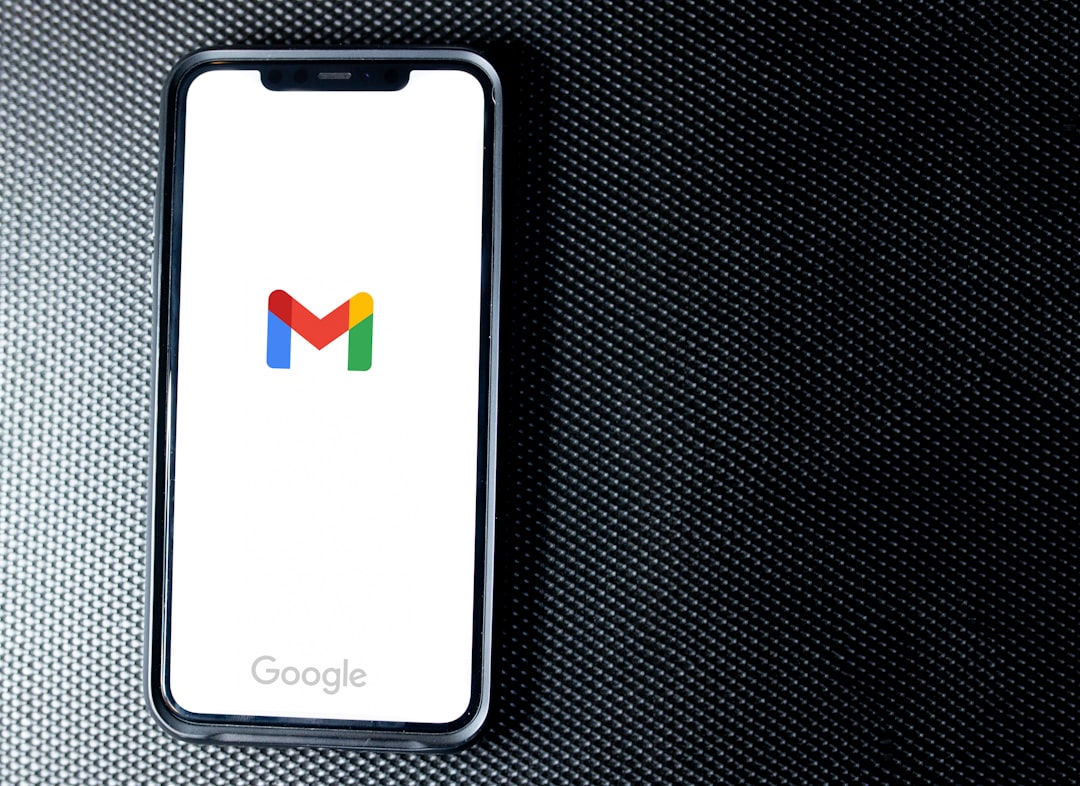 Google lancia Gmail Live in beta su Android e iOS per la ricerca vocale delle email