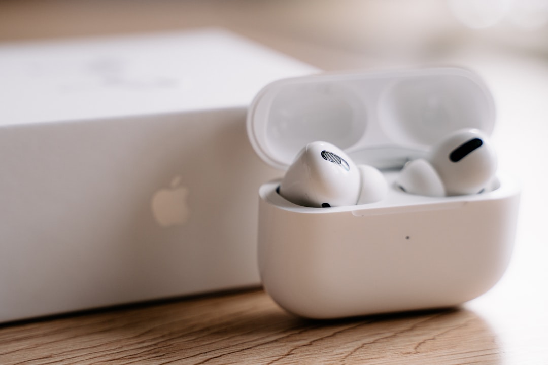 Apple sospende lo sviluppo delle AirPods Pro con fotocamera secondo il leaker Kosutami