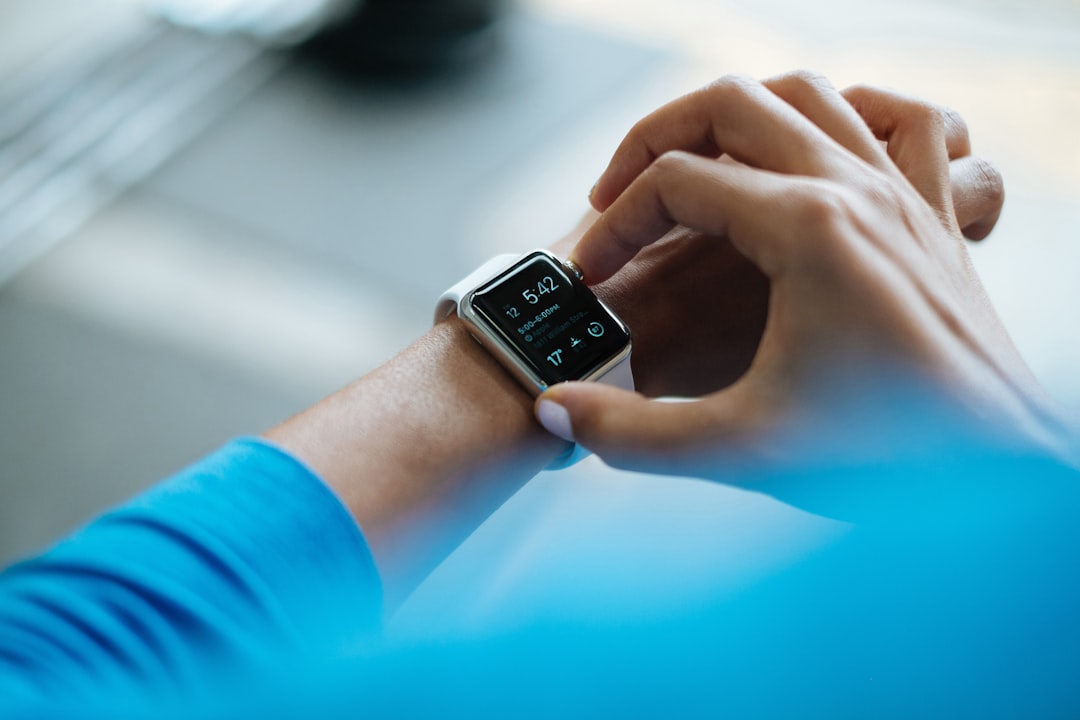 Smartwatch e AI rilevano segnali precoci di infezione ma la diagnosi resta compito del medico