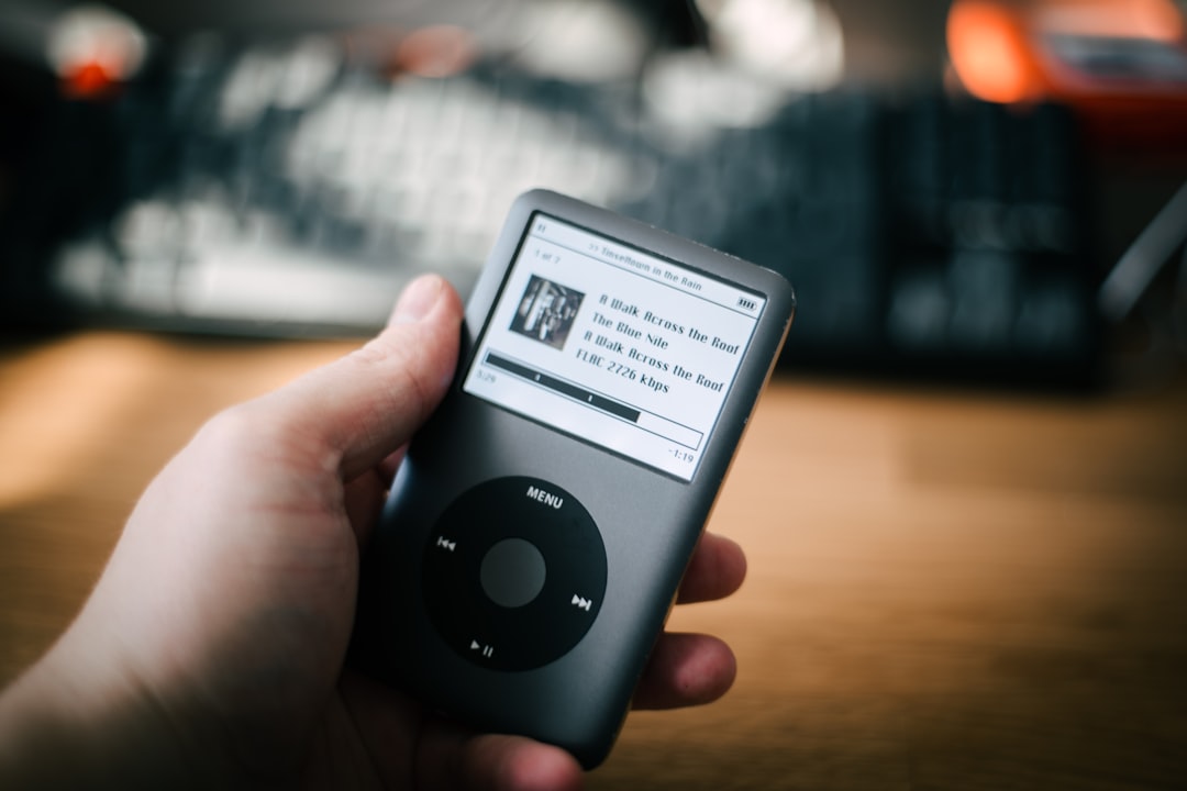 A $5 app turns an old Android phone into an iPod Classic, fueling the analog tech revival
