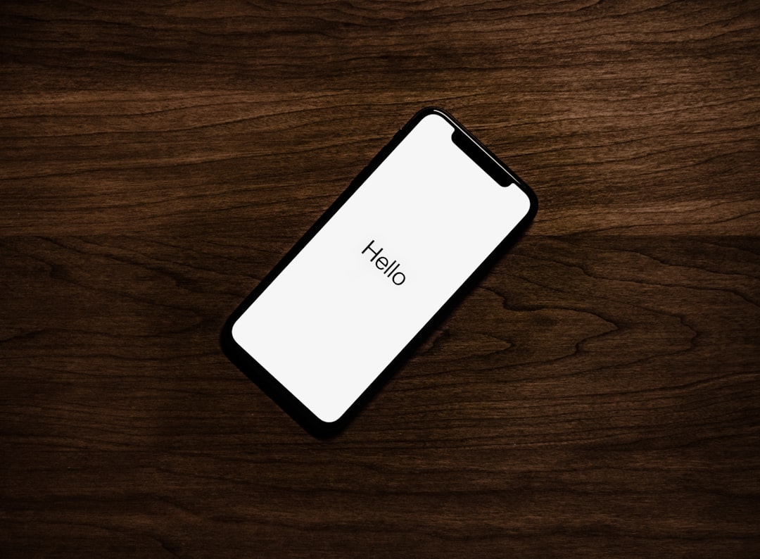 iPhone Ultra pieghevole debutta con iPhone 18 Pro ma preordini slittano a ottobre 2026 secondo Kuo