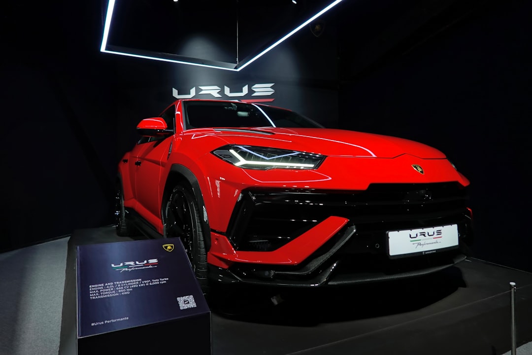 Lamborghini lancia un'app per Apple Vision Pro con modelli a grandezza naturale interattivi