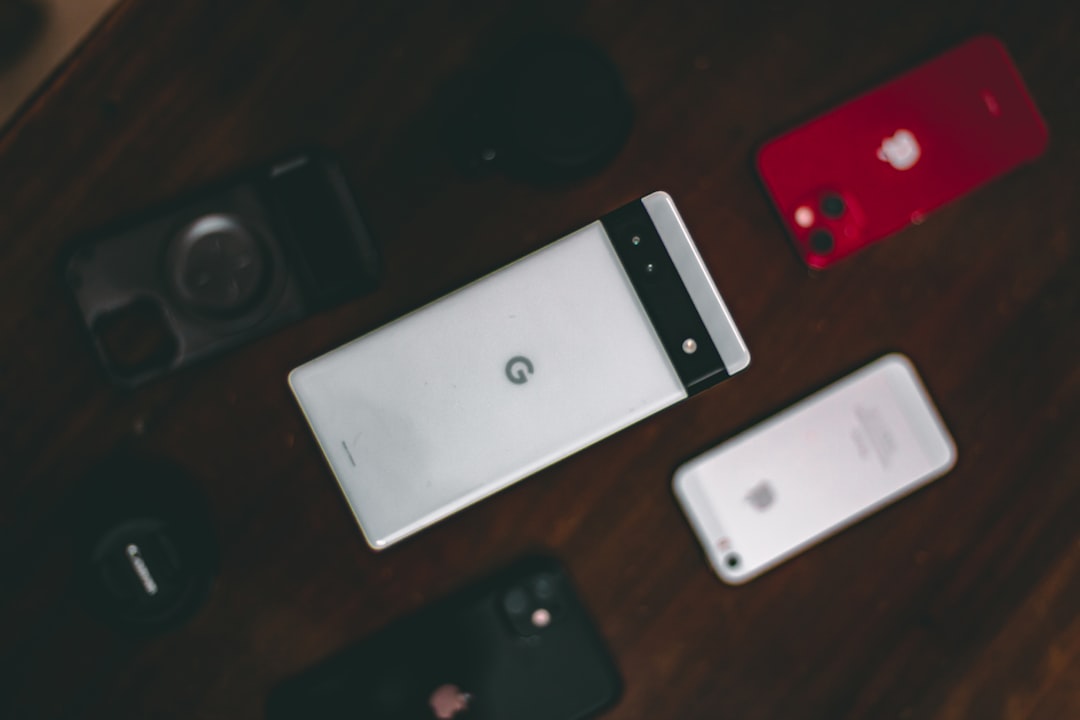 Google Photos su Android adotta la barra di navigazione a pillola fluttuante e rivoluziona l'esperienza utente