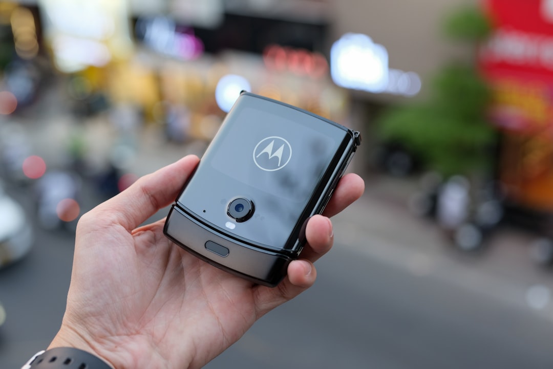 Motorola Razr Fold vince il confronto diretto con Pixel 10 Pro Fold per design e batteria