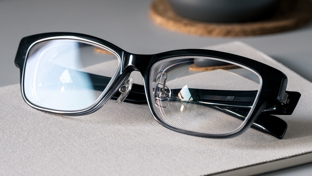 Even Realities G2 punta sulla produttività: occhiali smart senza fotocamera per riunioni e traduzioni