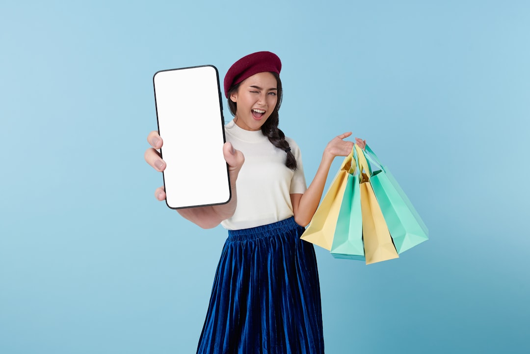 Phia startup di Phoebe Gates accusata di cookie stuffing per sottrarre commissioni ad altri affiliati