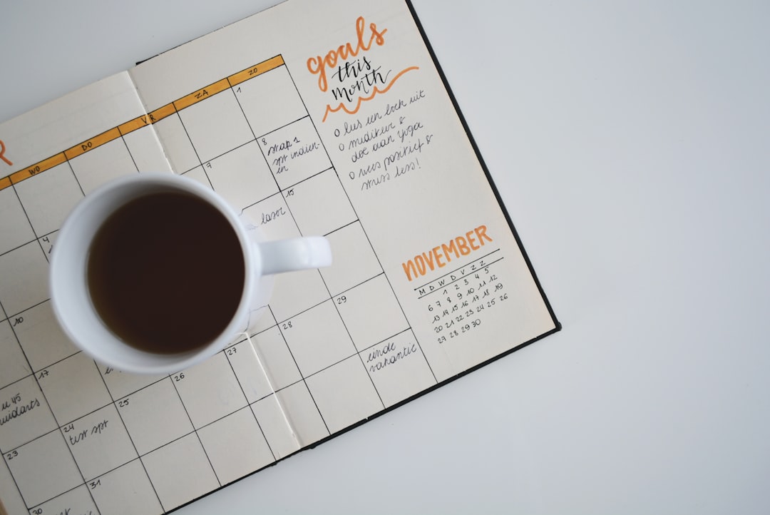 Content Calendar Social — Pianificazione Batch e Strumenti per Non Imprecare sui Post