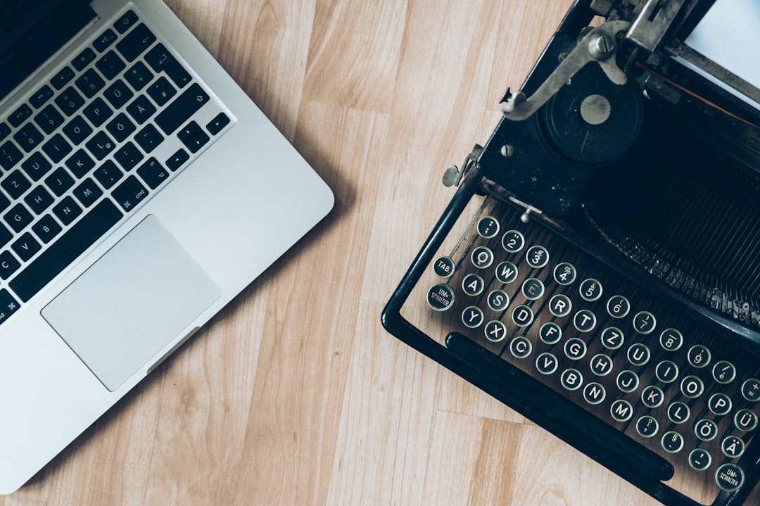 AI Copywriting con ChatGPT e Claude — Come Integrarli nella Strategia di Contenuti senza Perdere la Tua Voce