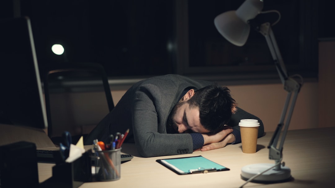 Chronic mild sleep deprivation leads to about half a kilogram weight gain in six weeks, Columbia study finds
