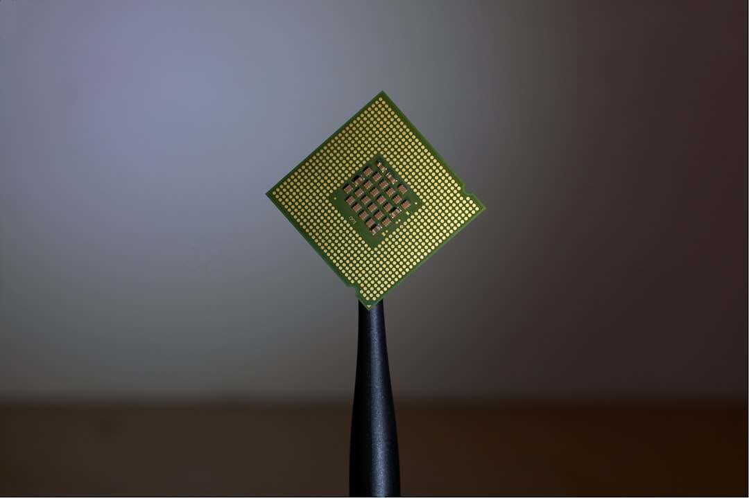 Pat Gelsinger scommette sulla luce per risvegliare la legge di Moore nei chip del futuro