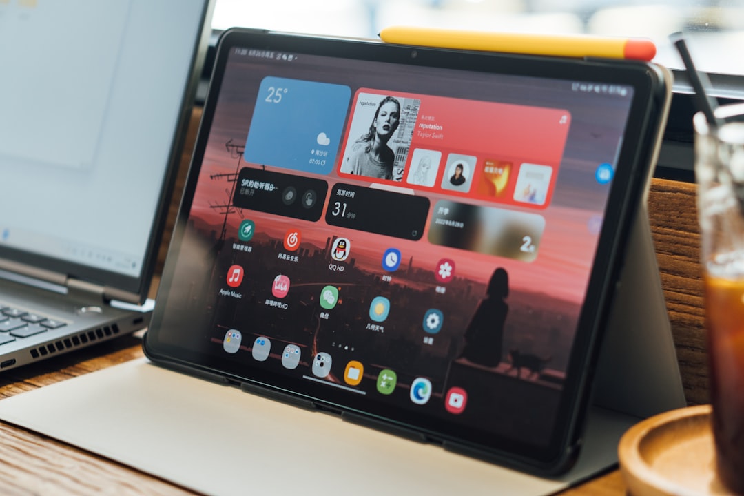 Samsung Galaxy Z Fold8 cambia forma: schermo più largo e peso piuma per lo streaming mobile