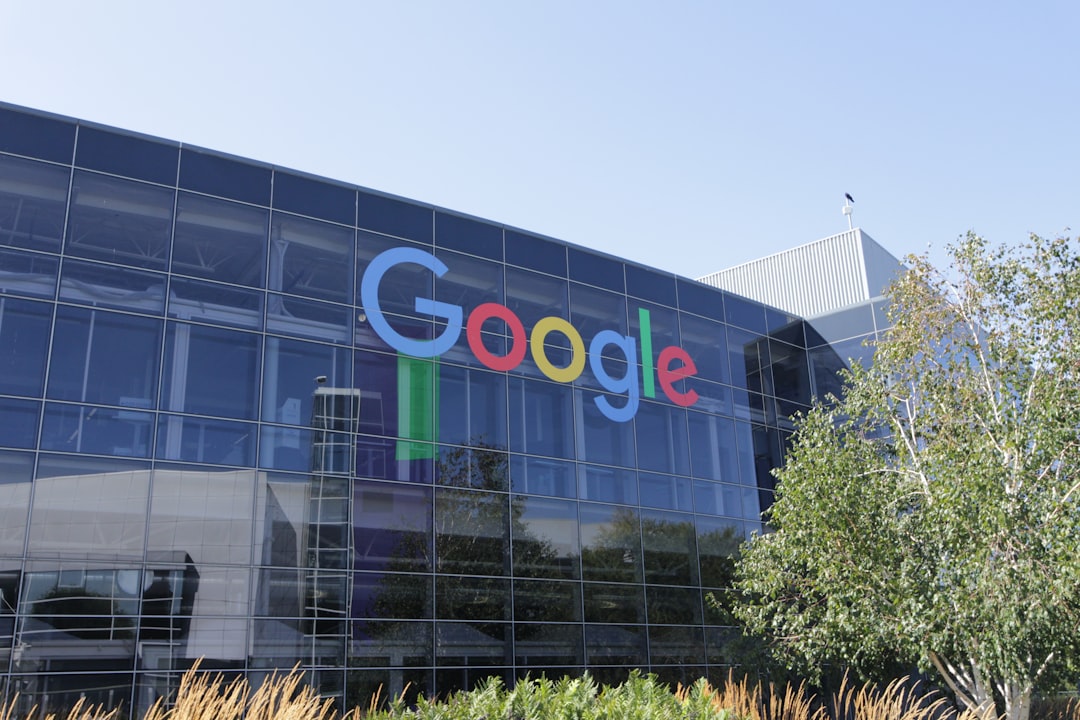 L'Ue multa Google per 890 milioni di euro per violazione del DMA su Search e Play Store