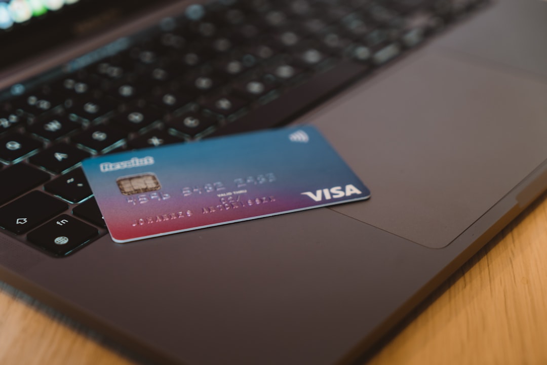 Samsung lancia la Galaxy Card negli USA con cashback superiore a Apple Card