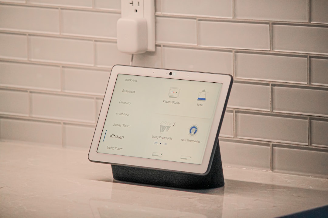 Apple Home Hub con display da 7 pollici in arrivo a ottobre secondo Mark Gurman