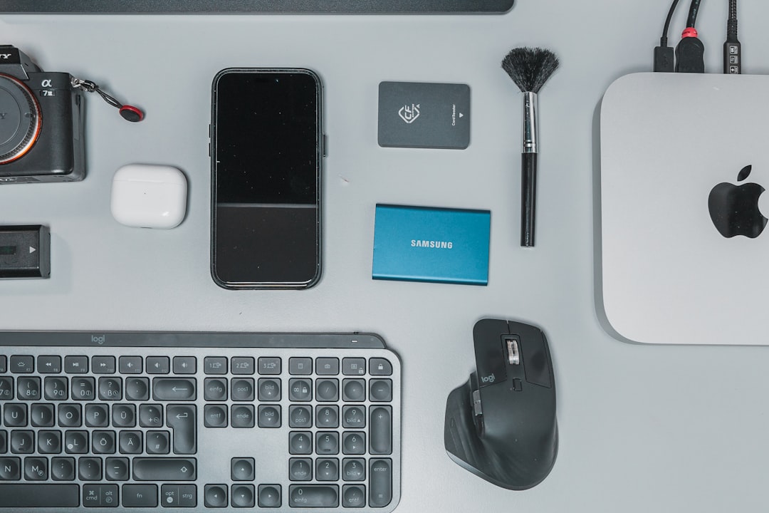 Amazon lancia saldi accessori per il rientro a scuola con sconti su Anker, Sony e Samsung