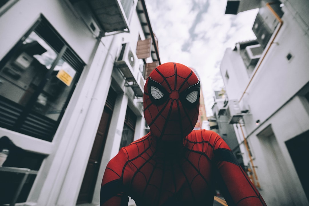 Tre film con Tom Holland da vedere in streaming dopo Spider-Man Brand New Day