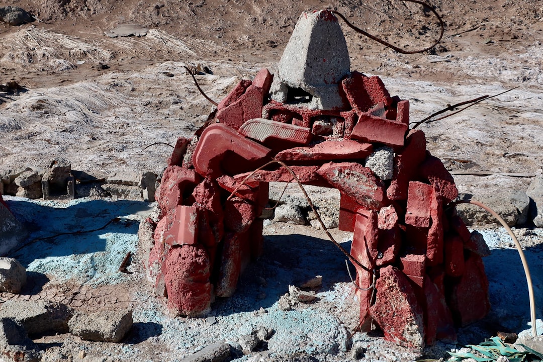 Fumito Ueda svela gen ATLAS open-world con un robot colossale su PlayStation Store