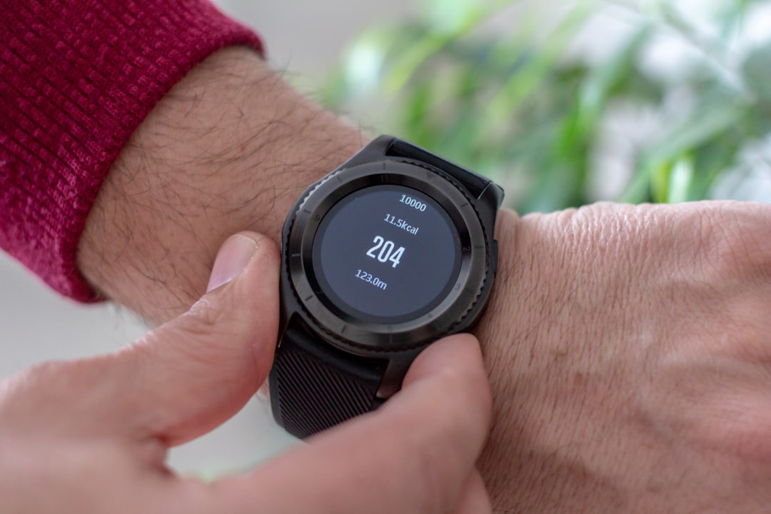 Oura Ring 5 batte Galaxy Watch Ultra 2 e Fitbit Air nel test di monitoraggio del sonno
