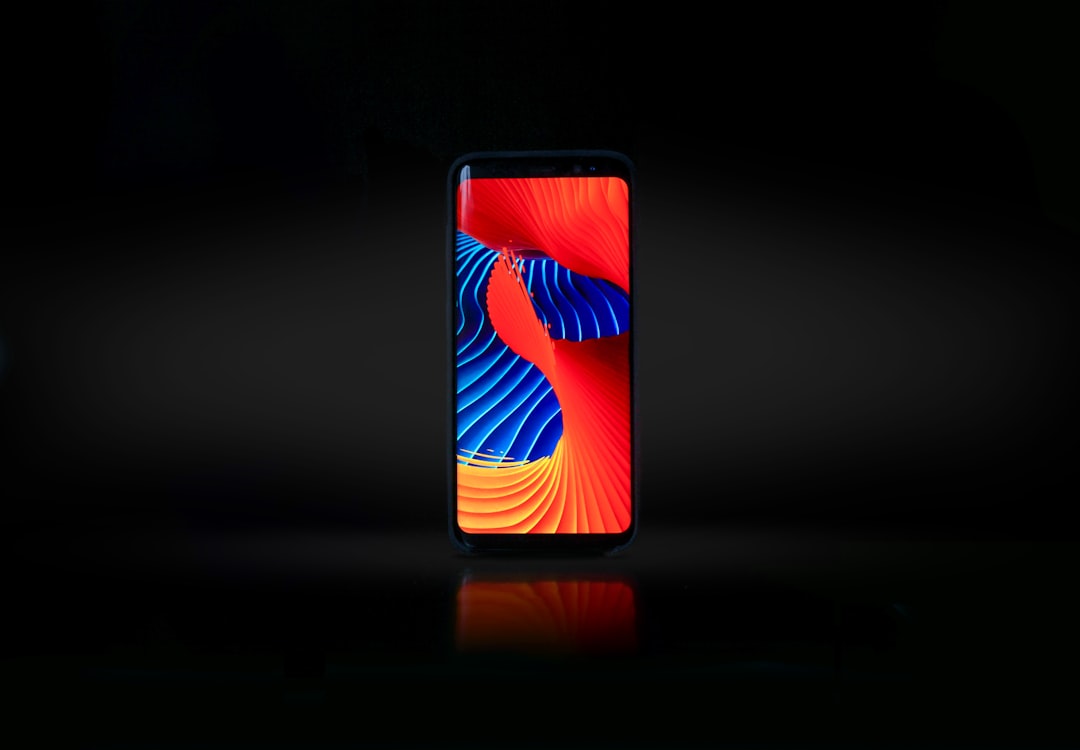 L'iPhone 2028 corregge il design curvo e porta il teleobiettivo a 200 megapixel