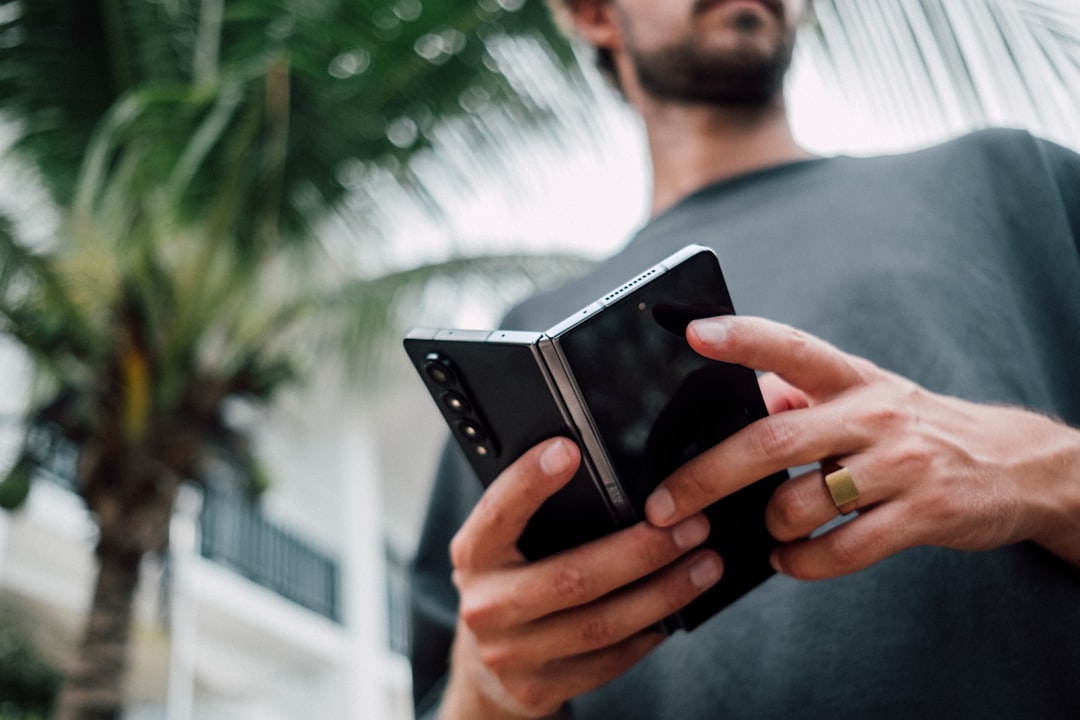Galaxy Z Fold 8 pre-orders triple Fold 7 numbers and shipping slips to October