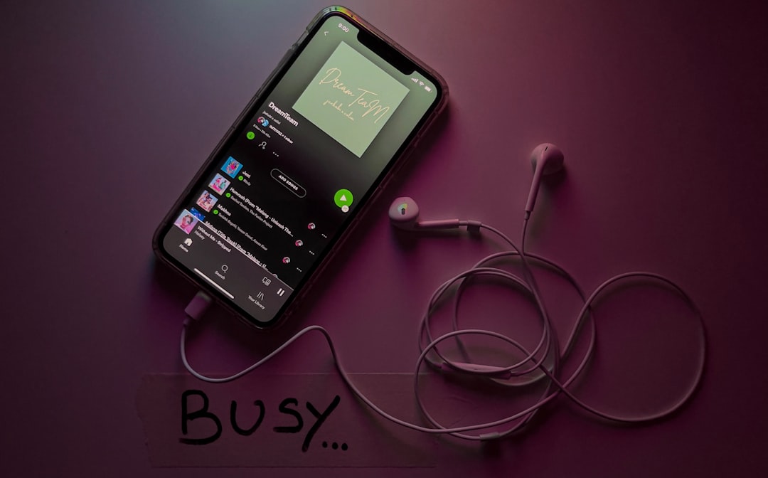 Spotify su Android rallenta in modo diffuso, Spotify conferma il bug e suggerisce una soluzione temporanea