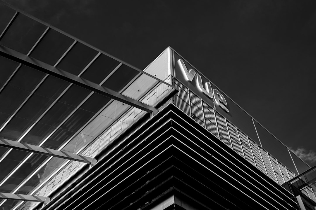 Composables in Vue 3 — Riutilizza la Logica come i Custom Hooks di React e Taglia il Codice Duplicato