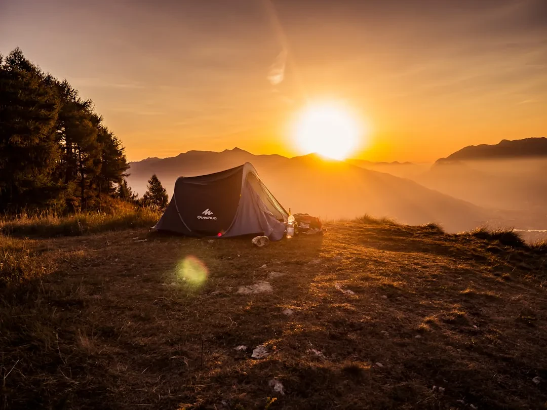 REI Labor Day Sale 2026 porta sconti fino a 200 dollari su tende, sacchi a pelo e abbigliamento outdoor